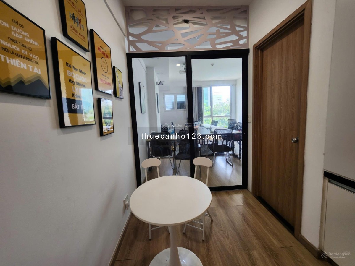 Chính chủ cho thuê officetel Charmington La Pointe 35m2, 1 phòng họp, 1 phòng làm việc, 10tr/tháng