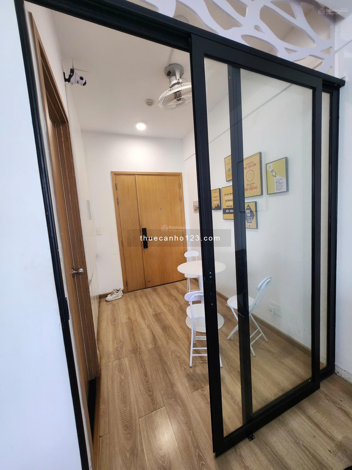 Chính chủ cho thuê officetel Charmington La Pointe 35m2, 1 phòng họp, 1 phòng làm việc, 10tr/tháng
