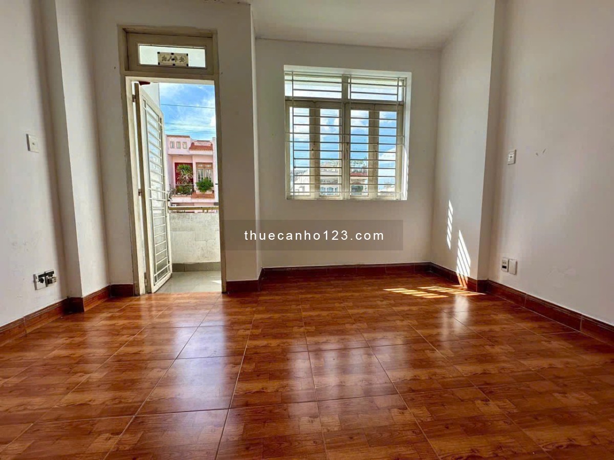 Chung cư Phan Xích Long, P7, PN: 65m2, 2p ngủ, ban công, 10tr/tháng