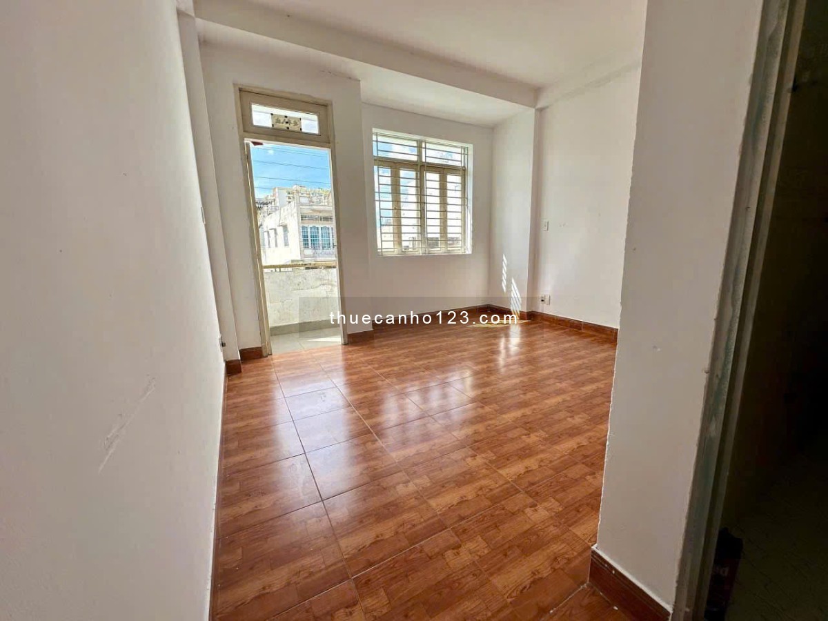 Chung cư Phan Xích Long, P7, PN: 65m2, 2p ngủ, ban công, 10tr/tháng