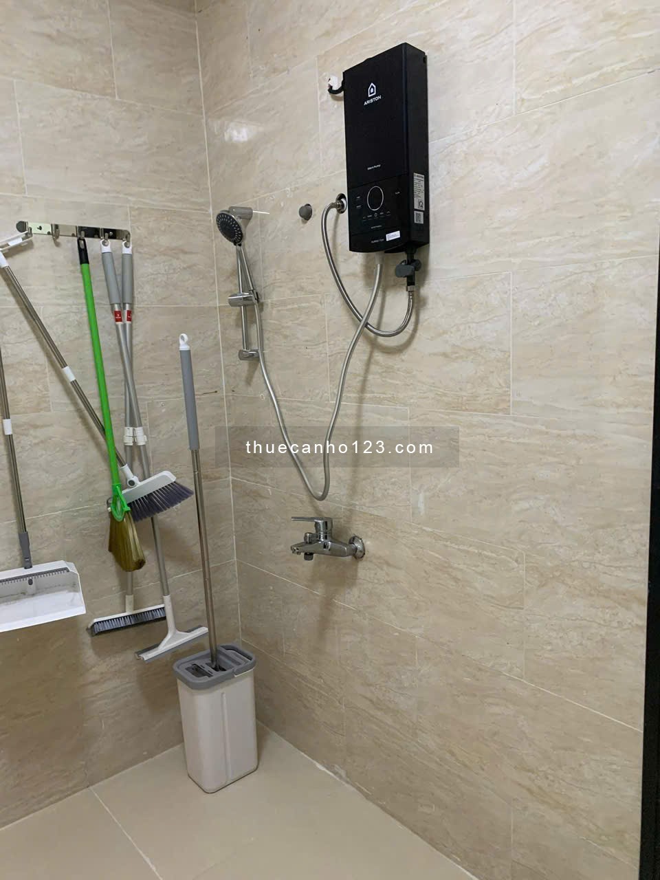 Chung cư Hà Đô, Nguyễn Văn Công, GV: 2p ngủ, 75m2, giá 12tr/th