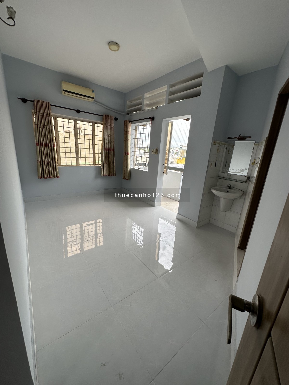 Cho thuê chung cư căn góc 100m2 giá rẻ quận Phú Nhuận