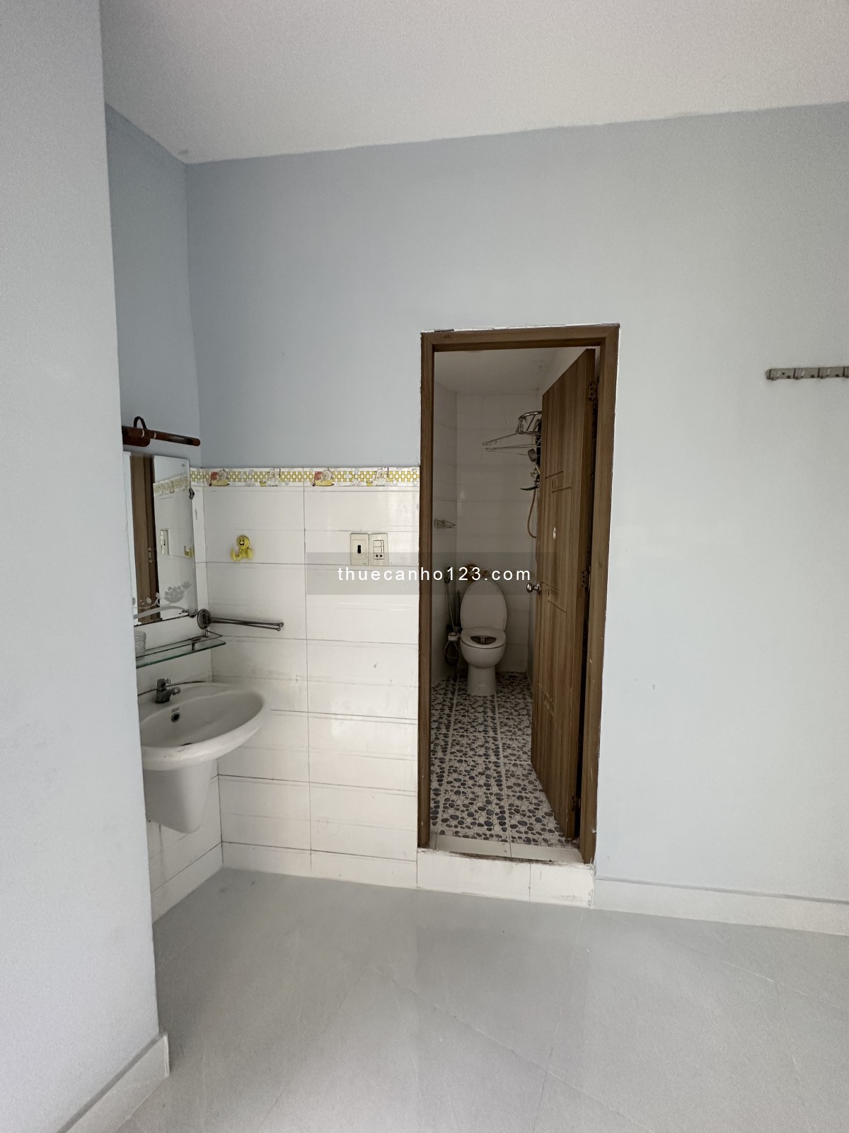 Cho thuê chung cư căn góc 100m2 giá rẻ quận Phú Nhuận