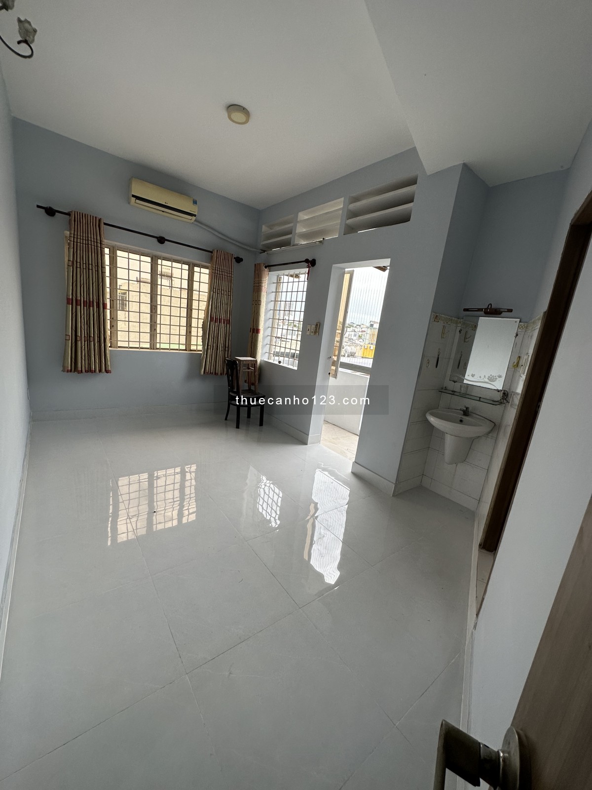 Cho thuê chung cư căn góc 100m2 giá rẻ quận Phú Nhuận