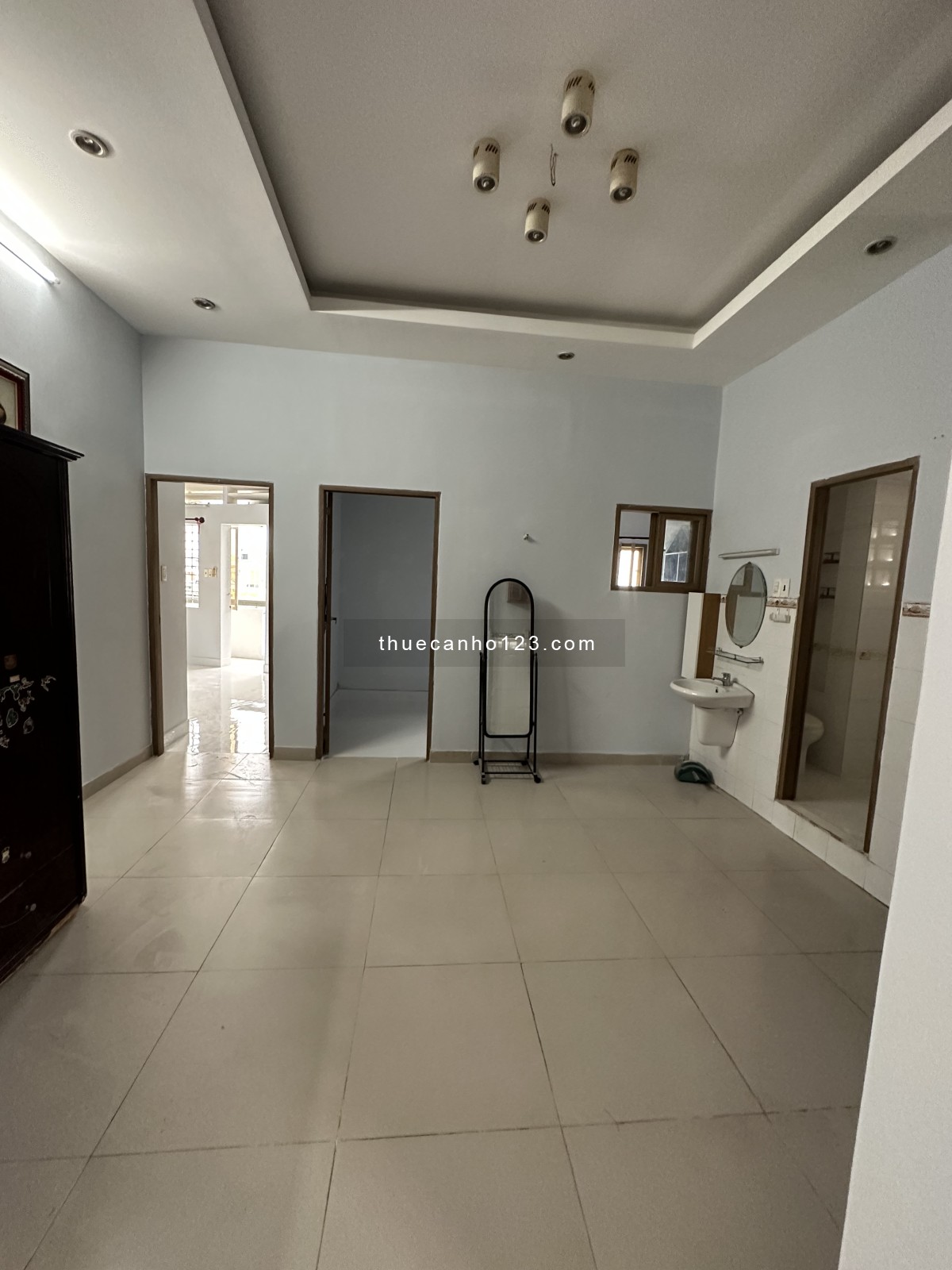 Cho thuê chung cư căn góc 100m2 giá rẻ quận Phú Nhuận