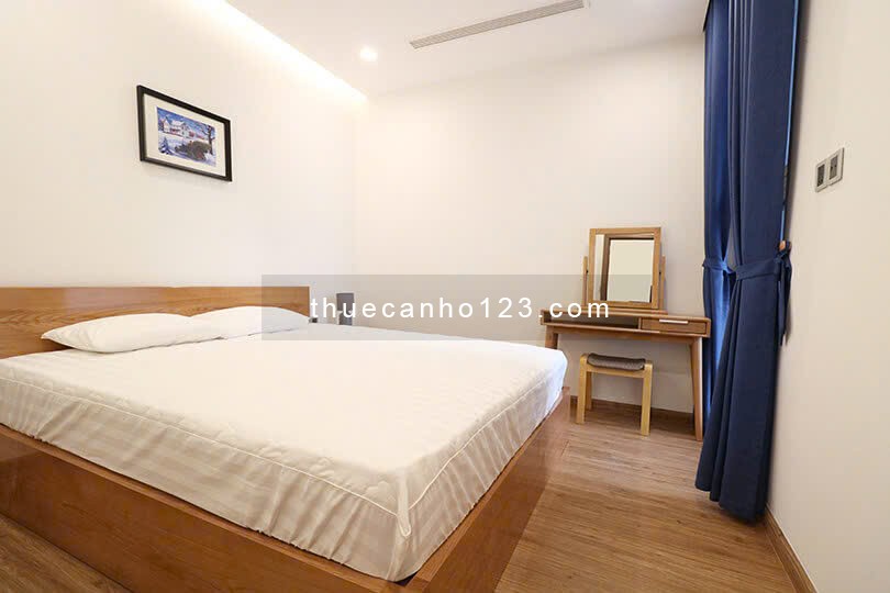 Vinhomes Metropolis Liễu Giai. Quỹ căn hộ cho thuê vào được luôn.