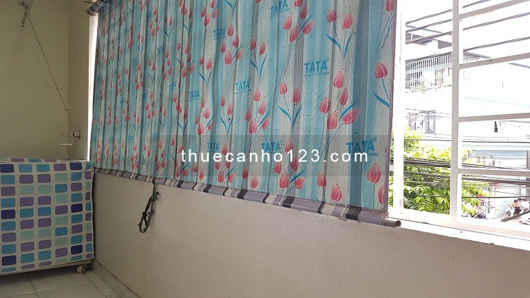 Cho thuê căn hộ giá rẻ tại Âu Cơ, Tây Hồ, 45m2, 1PN, đầy đủ nội thất