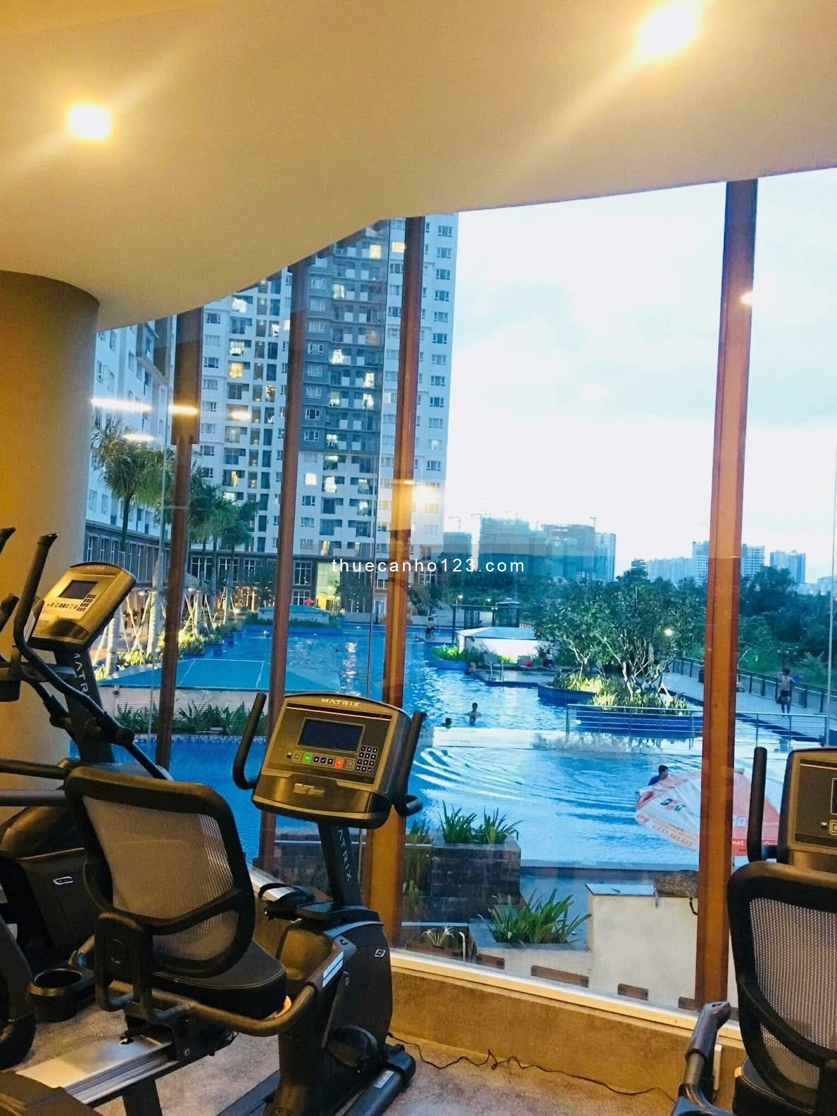 8.500.000VNĐ thuê nhanh căn hộ 2PN 61m2 ban công rộng view Đông Nam 1 căn duy nhất 090 6968363