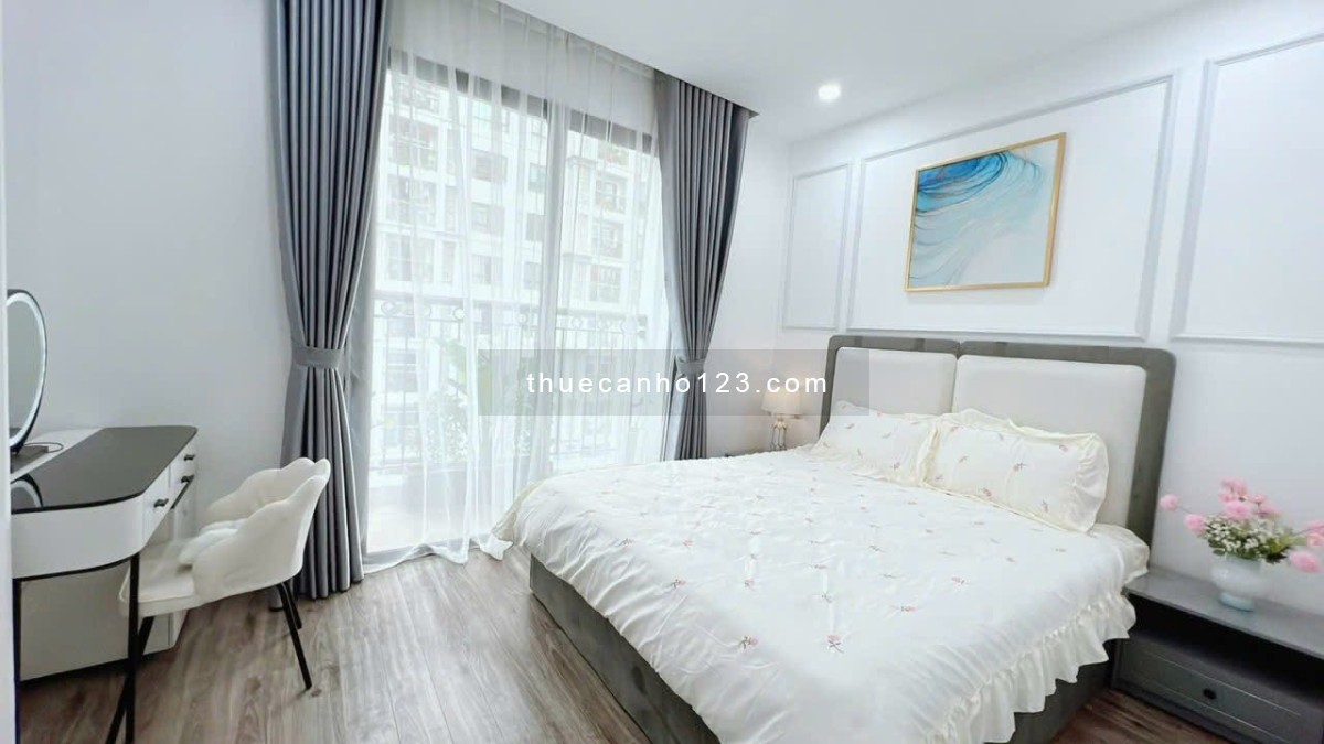 Cho thuê Căn 2 ngủ toà R4 Royal City - 72 Nguyễn Trãi