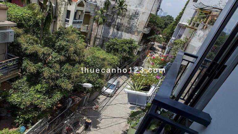 Cho thuê căn hộ dịch vụ tại Nghi Tàm, Tây Hồ, 50m2, studio, đầy đủ nội thất đẹp hiện đại