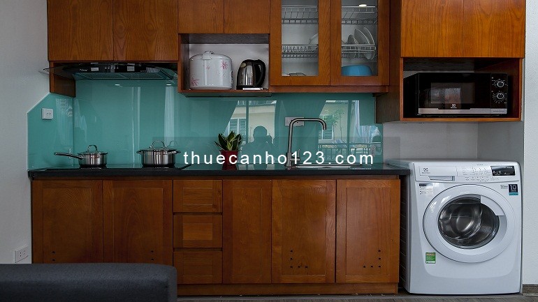 Cho thuê căn hộ dịch vụ tại Nghi Tàm, Tây Hồ, 50m2, studio, đầy đủ nội thất đẹp hiện đại