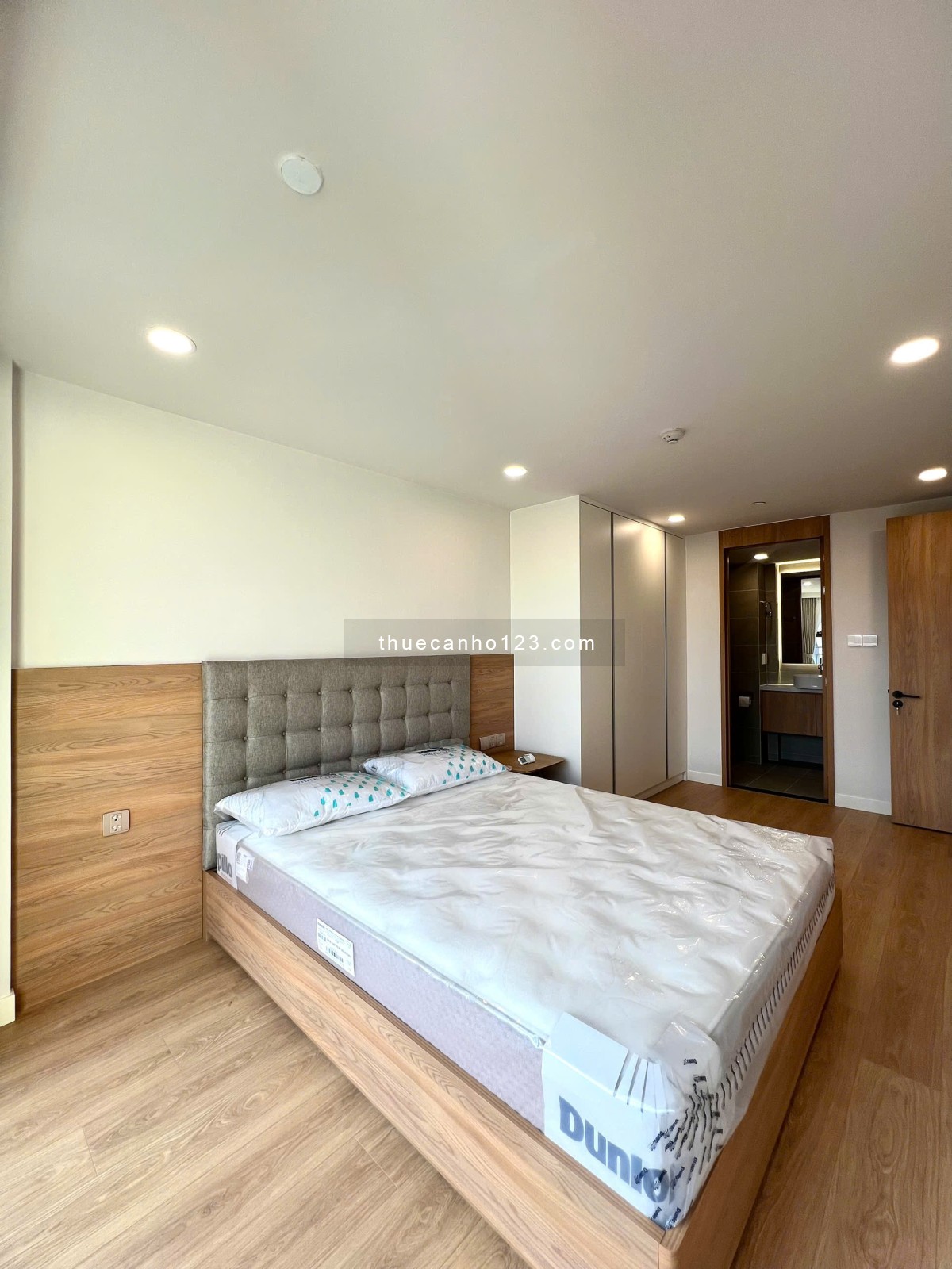 The Galleria: Cho thuê 2PN Loft - Full NT - Trống sẵn cho thuê