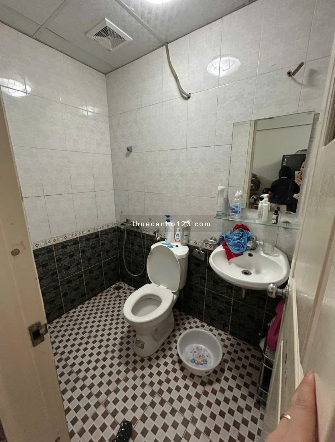 Chung cư Hoa Sen, Lạc Long Quân,Q11: 78m2, 2p ngủ, NT, 9tr5/th