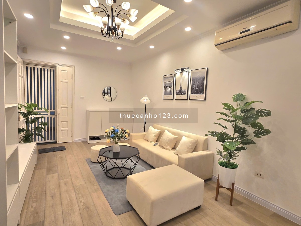 Cho thuê căn hộ chung cư 2 ngủ 2 vs view Hồ Tây
