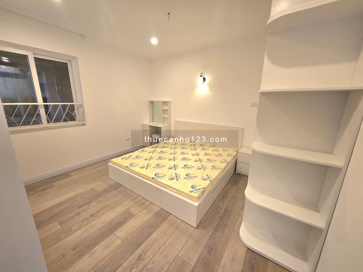 Cho thuê căn hộ chung cư 2 ngủ 2 vs view Hồ Tây