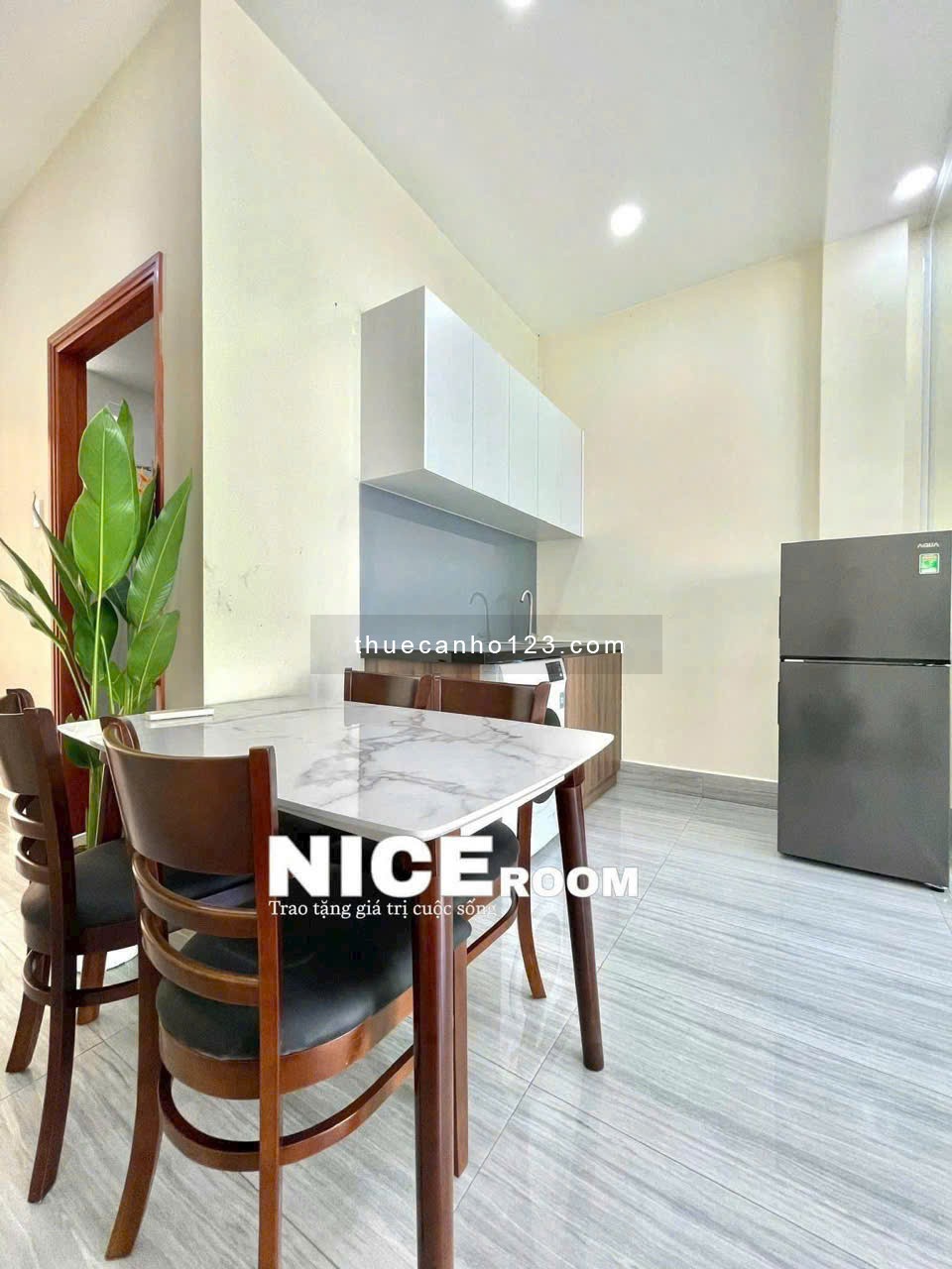 Cho thuê 1 Phòng Ngủ Ban công Vew Landmmark 81