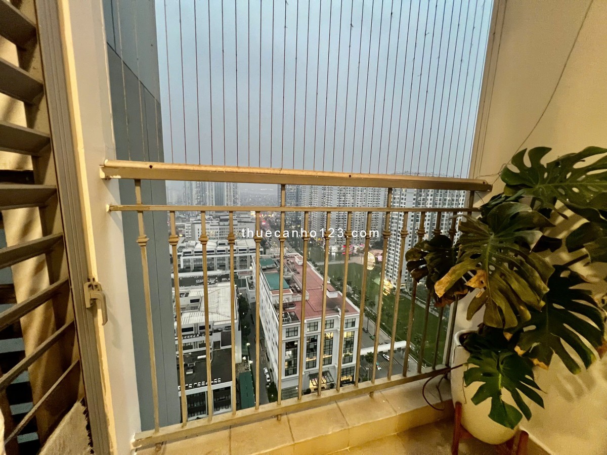 Em có căn hộ 2 phòng ngủ Full đồ Park 10 Times city