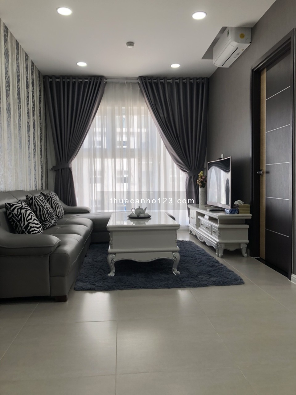 Căn hộ Xi Grand Court, 256 Lý Thường Kiệt, P.14, Q.10, 50m2, 13.5tr