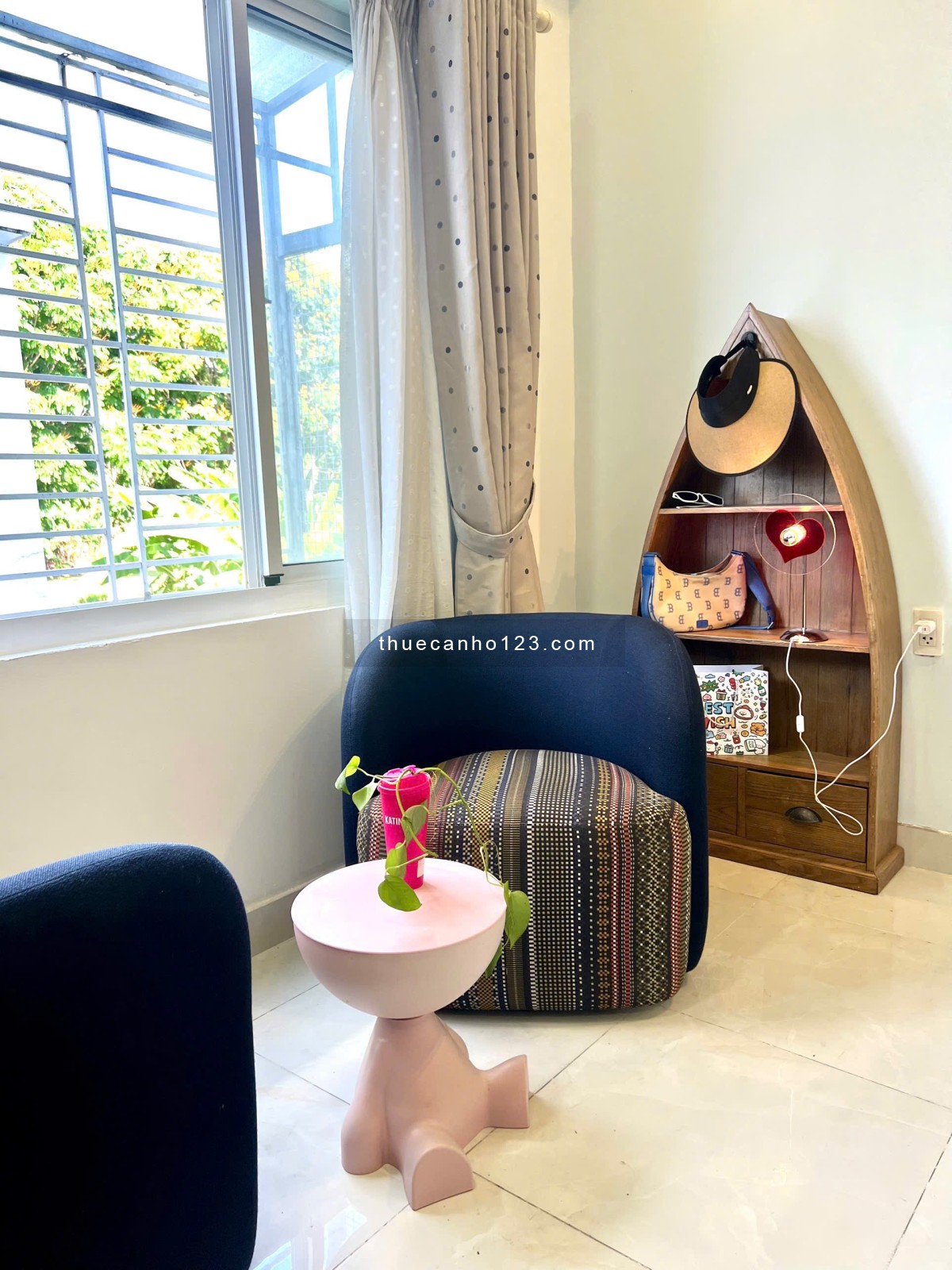 Cho thuê căn hộ studio tách bếp, full nội thất, máy giặt riêng ngay đối diện RMIT