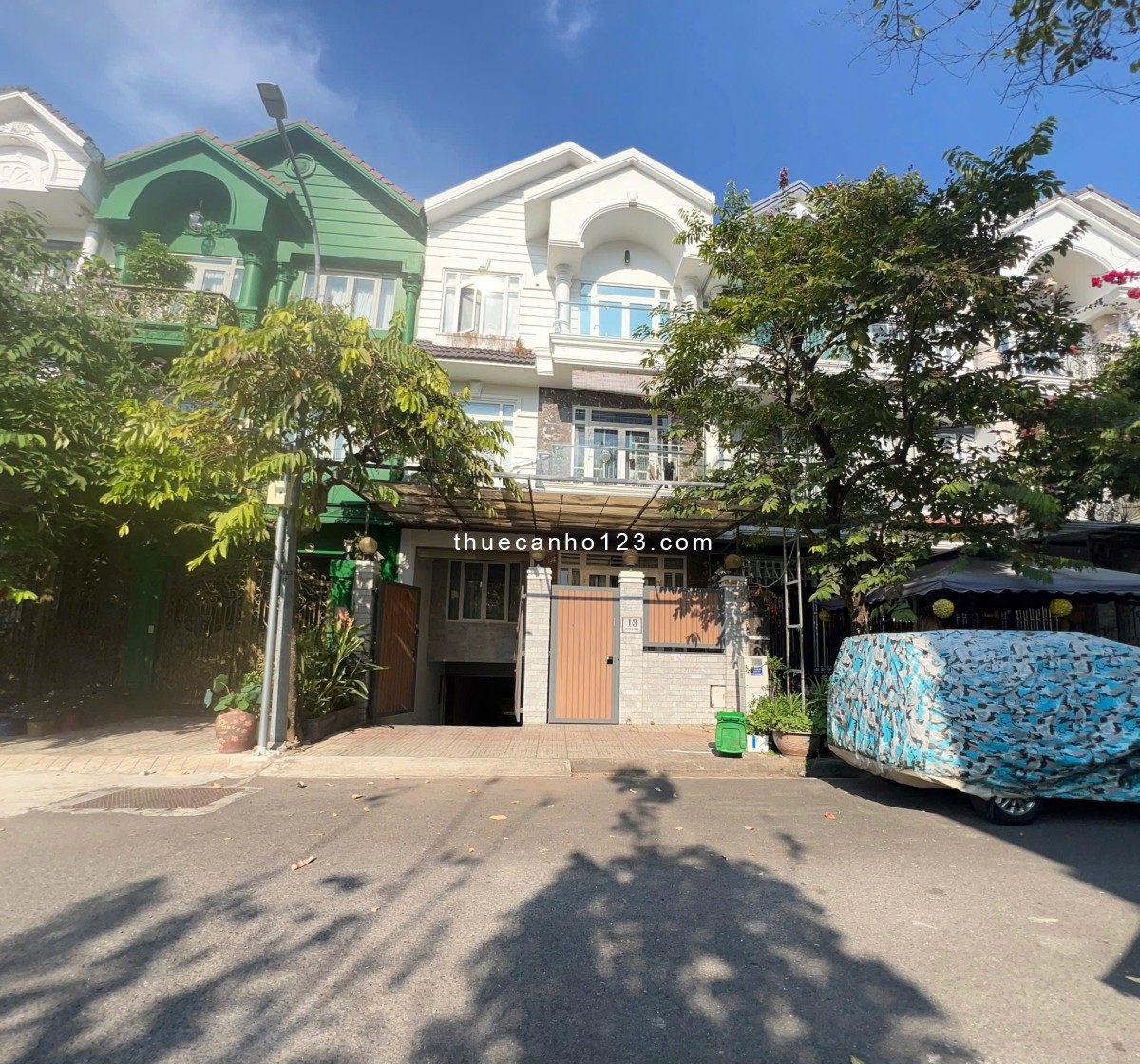 Cho thuê căn hộ studio tách bếp, full nội thất, máy giặt riêng ngay đối diện RMIT