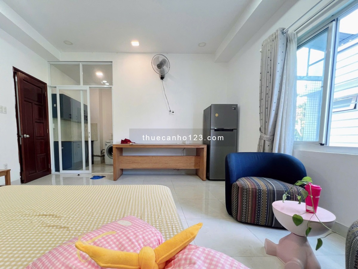 Cho thuê căn hộ studio tách bếp, full nội thất, máy giặt riêng ngay đối diện RMIT