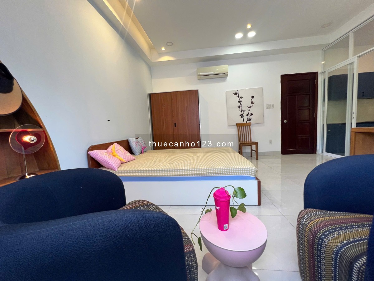 Cho thuê căn hộ studio tách bếp, full nội thất, máy giặt riêng ngay đối diện RMIT
