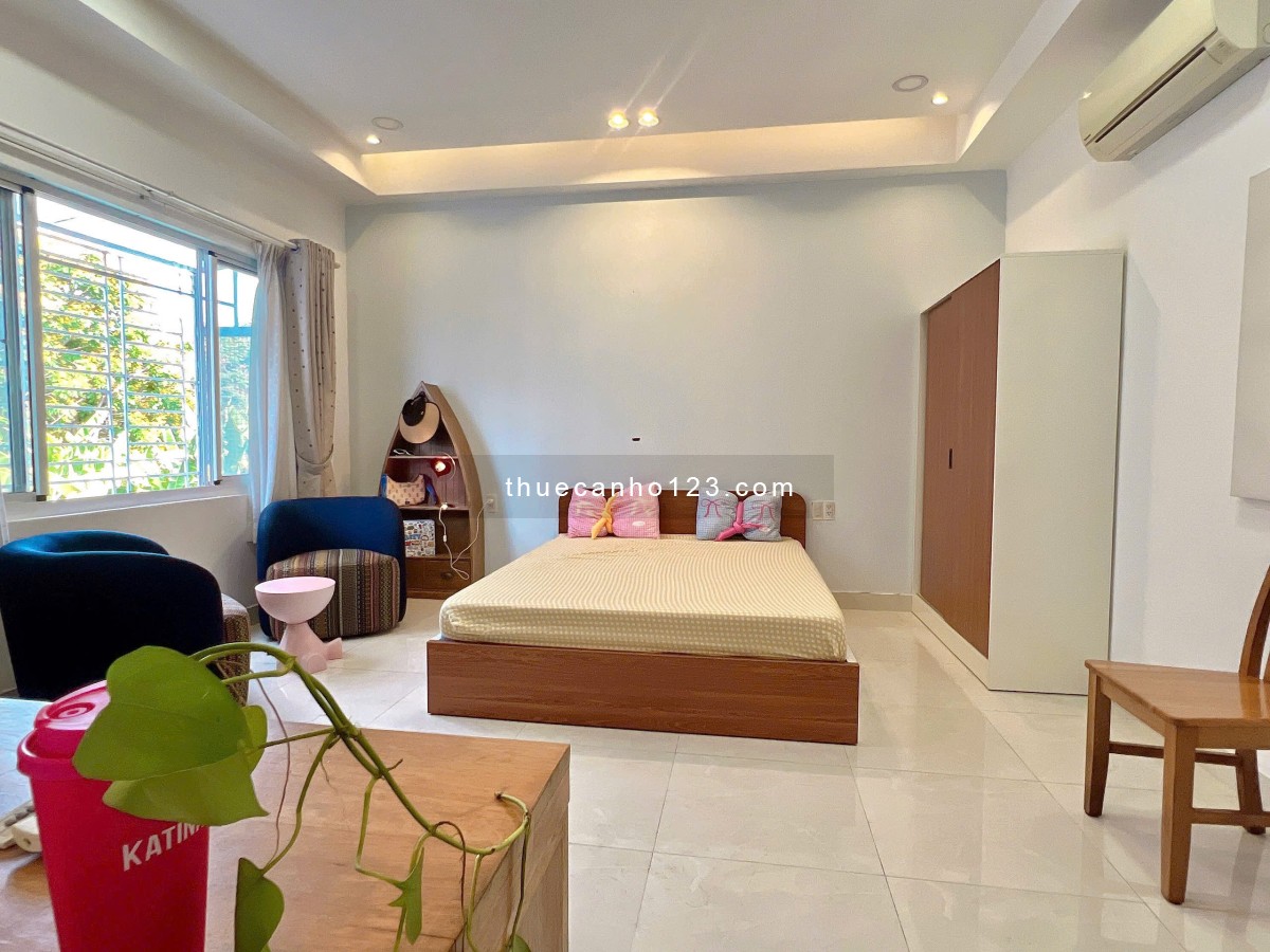 Cho thuê căn hộ studio tách bếp, full nội thất, máy giặt riêng ngay đối diện RMIT