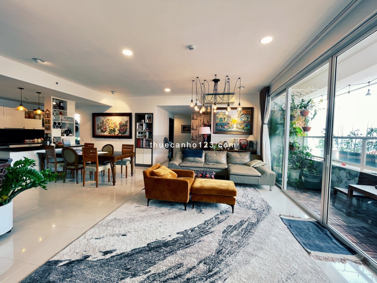 Cho thuê căn Sunrise City, 162m2, 3pn, 3wc, đầy đủ nội thất, view mát, giá: 30 tr, LH: 0938498349