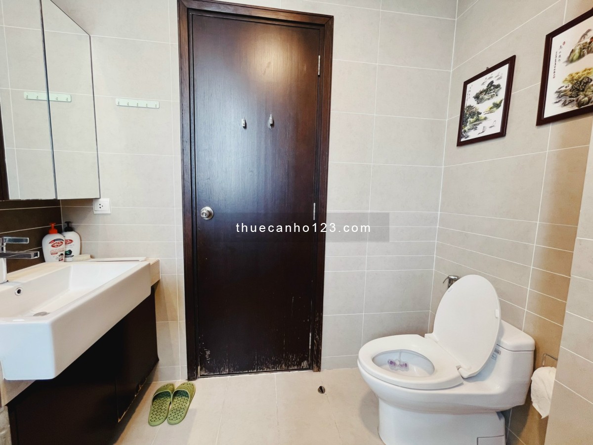 Cho thuê căn Sunrise City, 162m2, 3pn, 3wc, đầy đủ nội thất, view mát, giá: 30 tr, LH: 0938498349