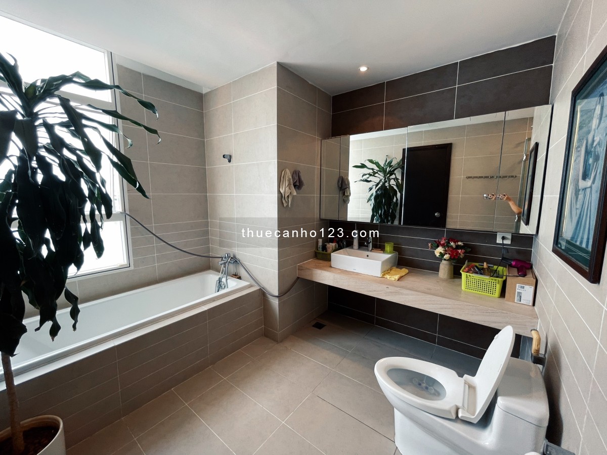 Cho thuê căn Sunrise City, 162m2, 3pn, 3wc, đầy đủ nội thất, view mát, giá: 30 tr, LH: 0938498349