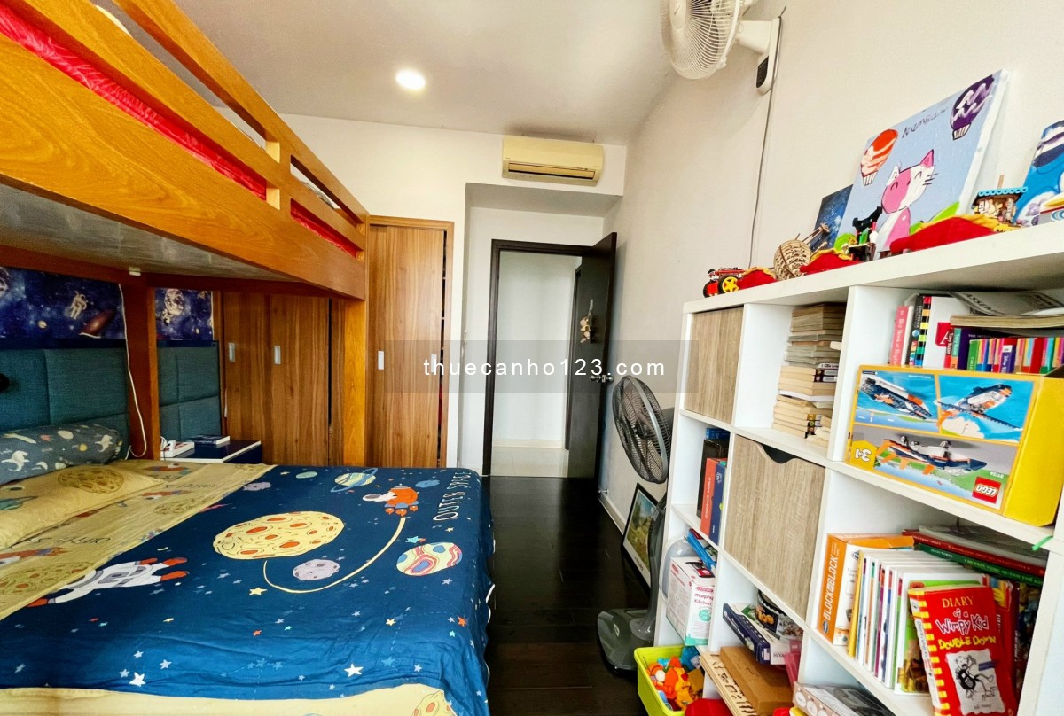Cho thuê căn Sunrise City, 162m2, 3pn, 3wc, đầy đủ nội thất, view mát, giá: 30 tr, LH: 0938498349