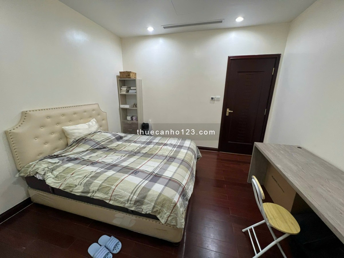 Quỹ căn hộ cho thuê Vinhomes Royal City. Căn hộ 2 phòng ngủ - 4 phòng ngủ