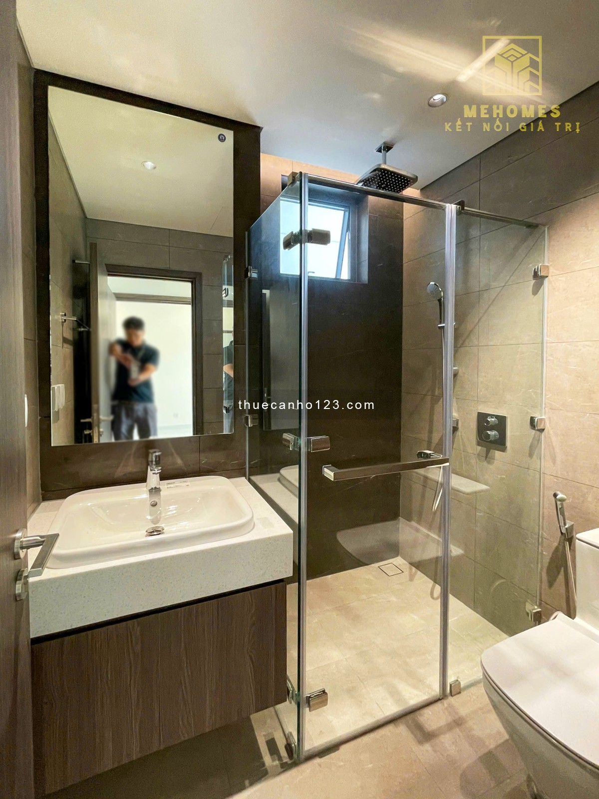 Diamond Centery – 3PN 3WC, nội thất cơ bản, view hồ bơi xanh mát, lầu trung