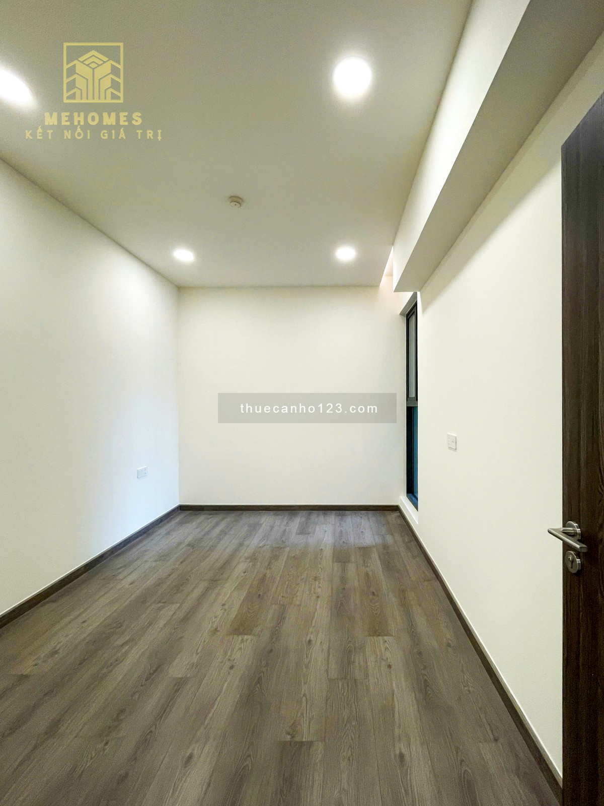 Diamond Centery – 3PN 3WC, nội thất cơ bản, view hồ bơi xanh mát, lầu trung