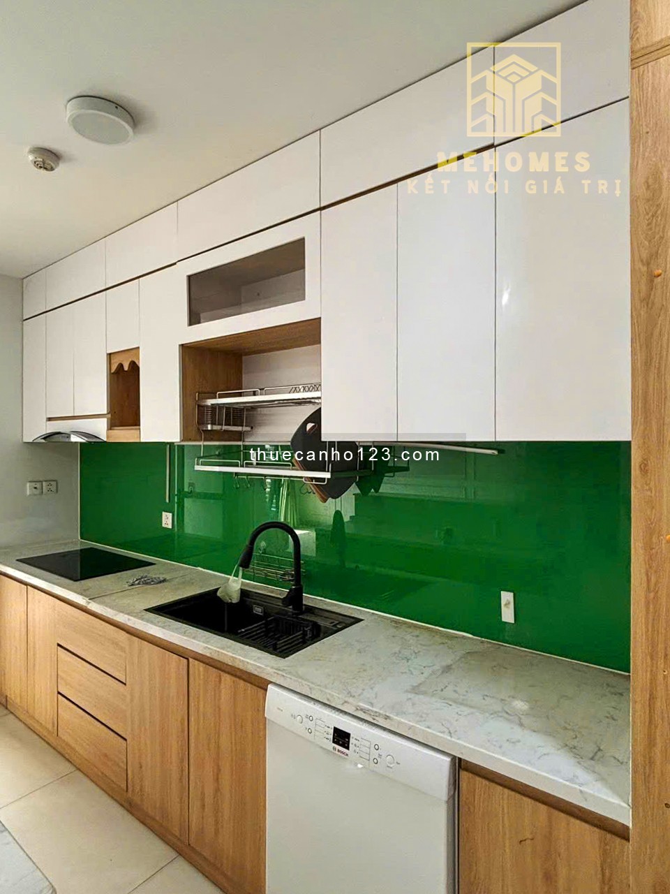 Cho thuê 3pn full nội thất đẹp, tầng cao view nội khu