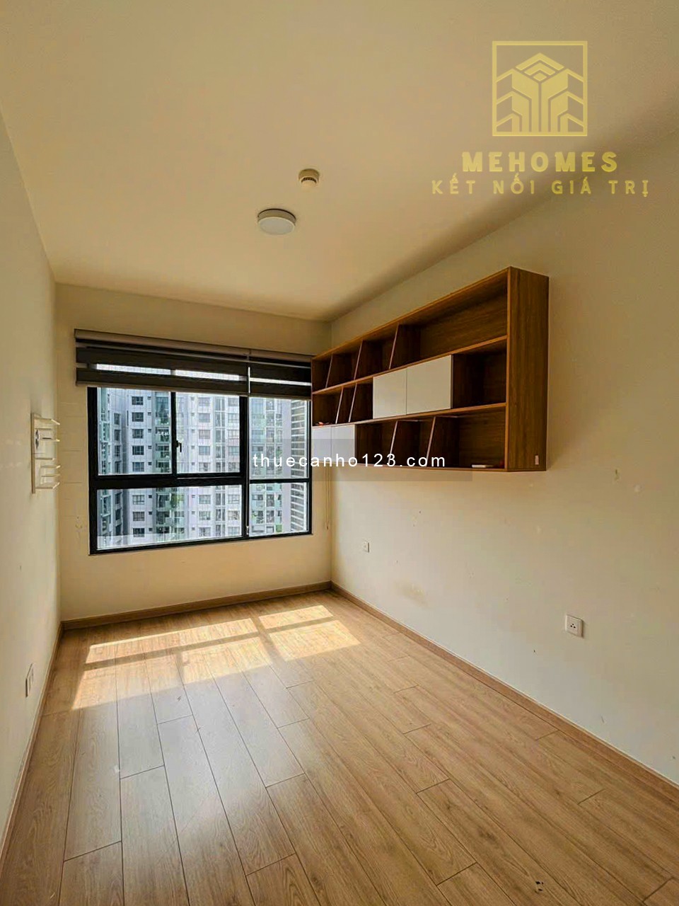 Cho thuê 3pn full nội thất đẹp, tầng cao view nội khu