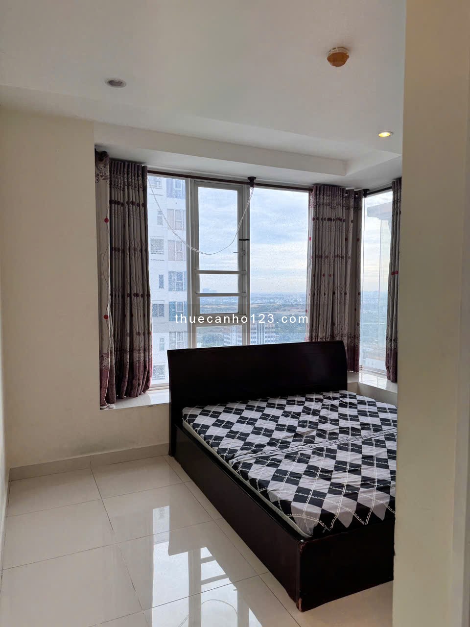 Tôi cần cho thuê CH Terra Rosa 80m2 - 2 PN giá 6,5 tr/th ở KDC 13E Intresco, Bình Chánh