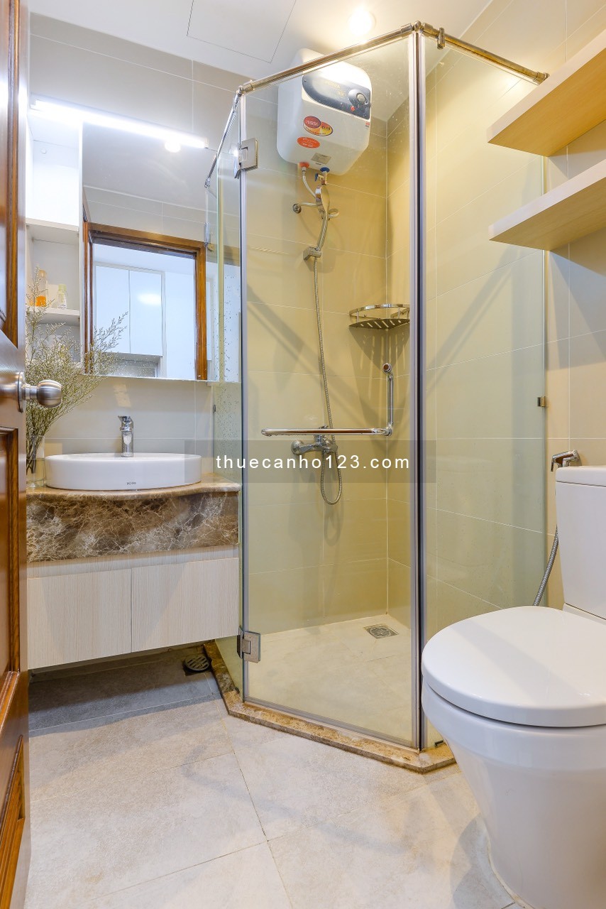 Chung Cư SKY CENTER 2 Phòng Ngủ 75m2, Đầy Đủ Tiện Nghi, Gần Sân Bay/ TEL 0906.887.586