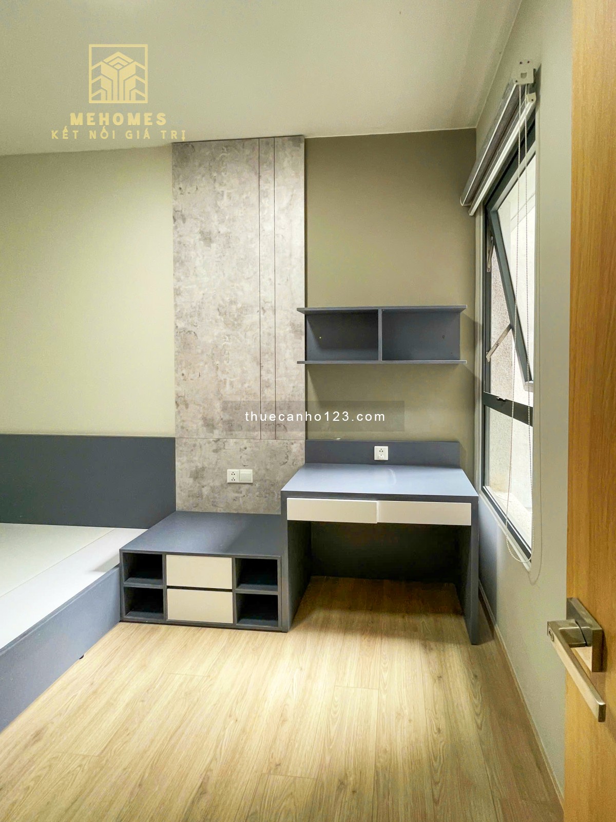 Chính chủ cho thuê 2PN full nội thất xịn đẹp, tầng thấp, view nội khu