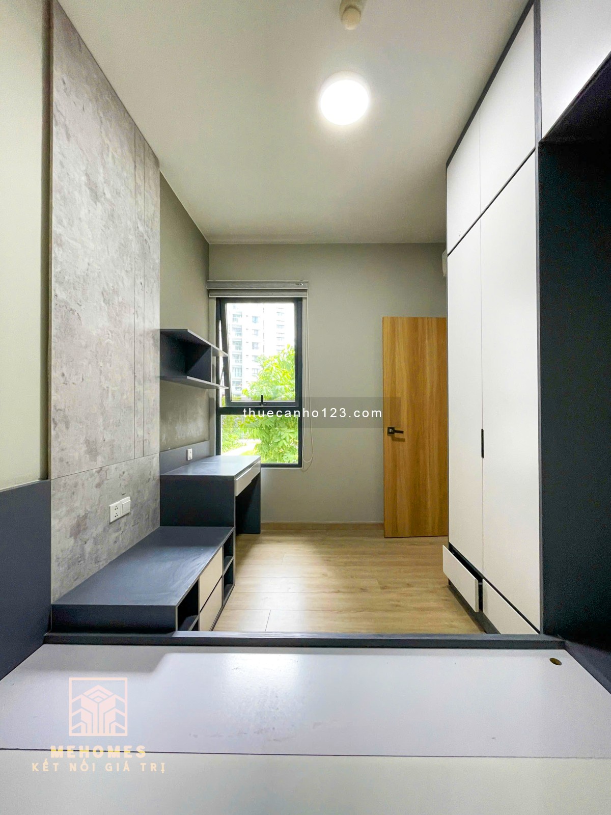 Chính chủ cho thuê 2PN full nội thất xịn đẹp, tầng thấp, view nội khu