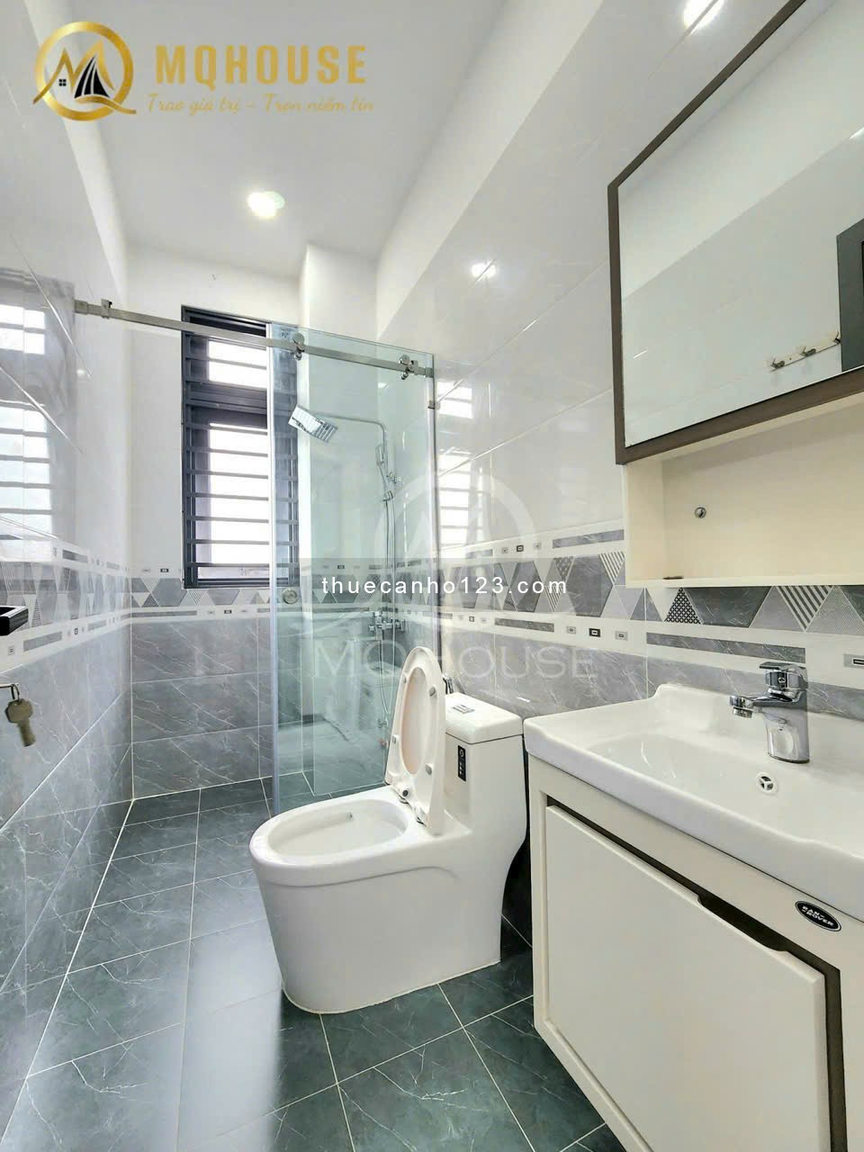 Căn hộ full nội thất – Ban công thoáng – Bếp tách riêng