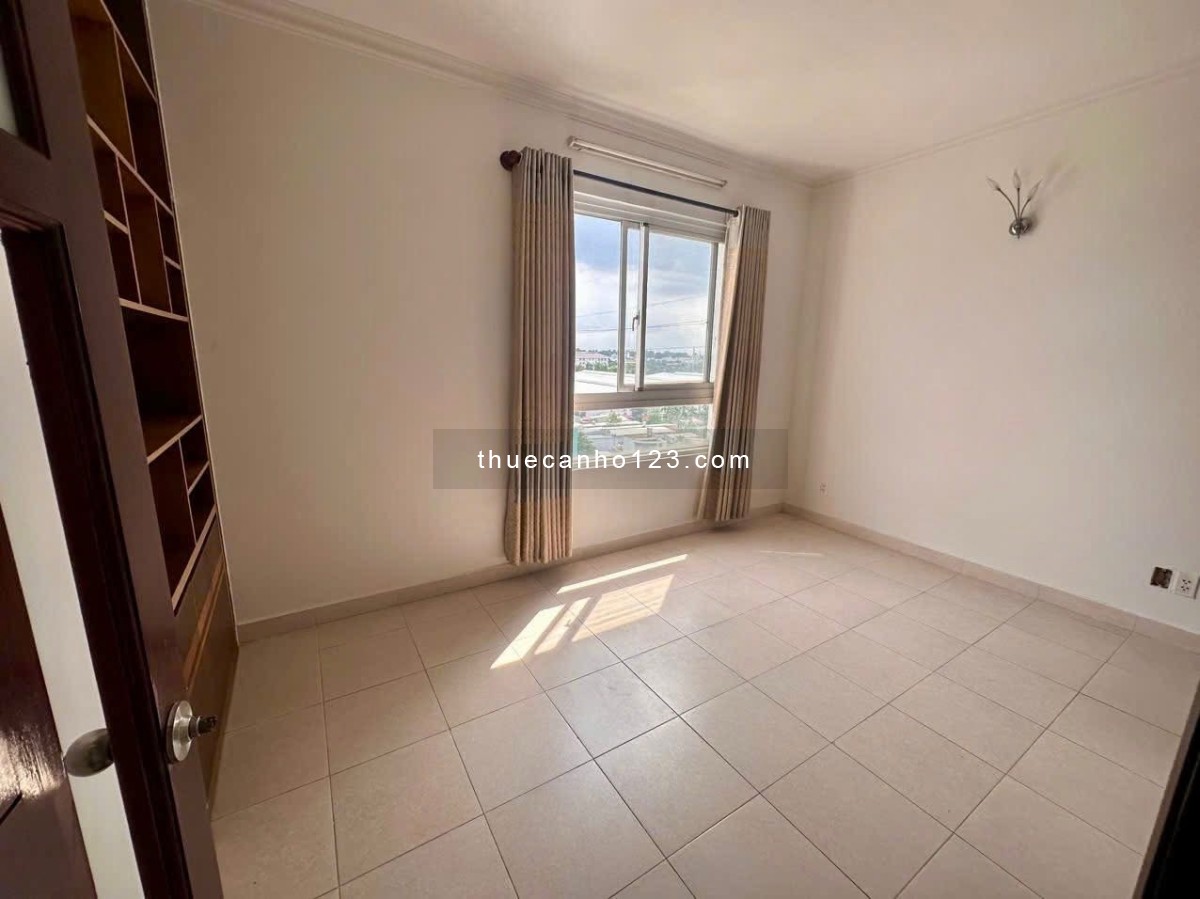 Chung cư Âu Cơ Tower, Âu Cơ, TP: 95m2, 3p ngủ rộng, ban công, 11tr