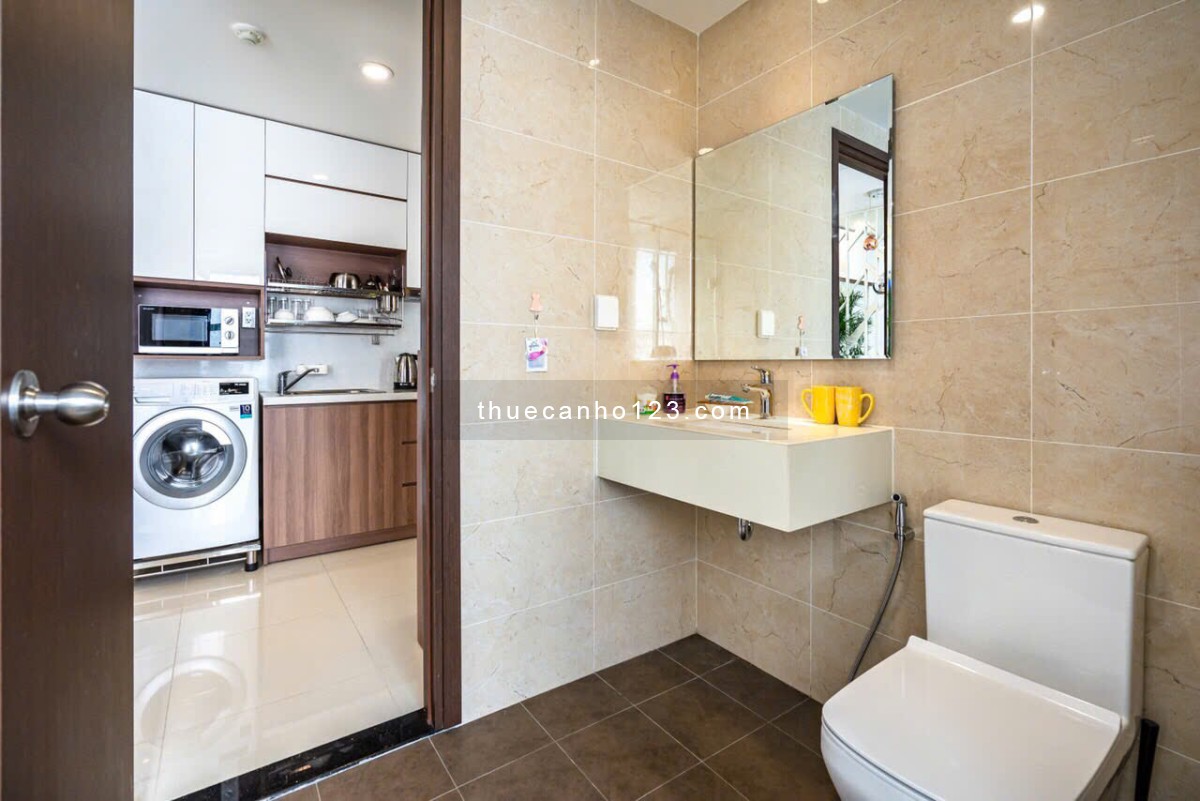 Cho Thuê ở liền căn hộ Studio The Tresor Quận 4