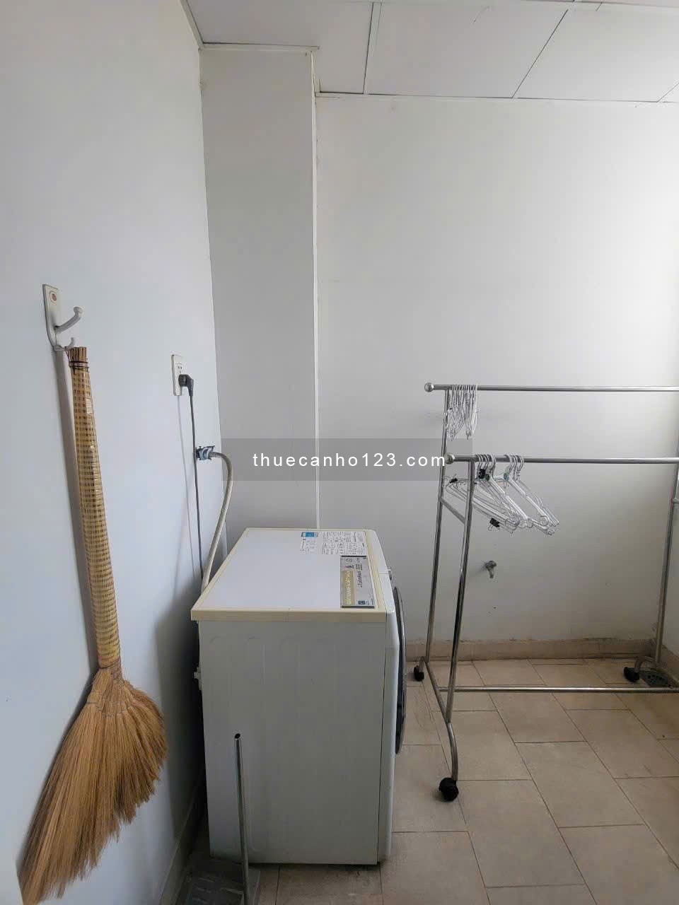 Chung cư Hoa Sen, Lạc Long Quân, Q11: 80m2, 2p ngủ, NT, 10tr/th