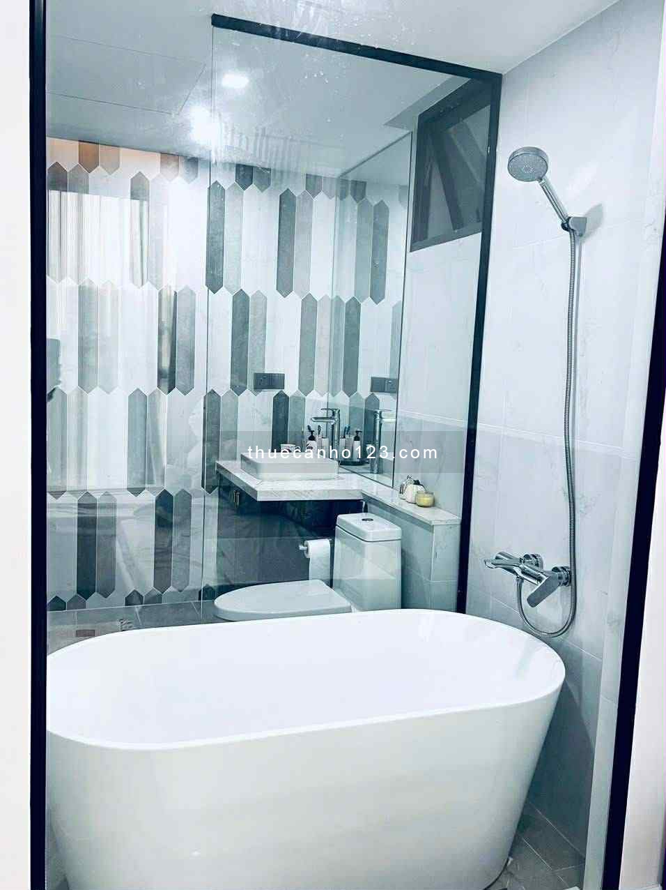 Feliz En Vista - Cho thuê 2PN tầng sân vườn, nội thất cao cấp