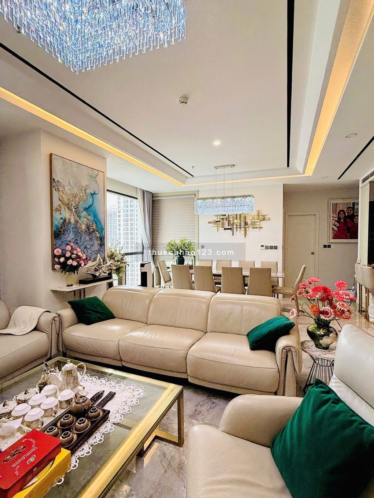 Cho thuê căn hộ 3pn - 4pn sáng Royal City 72A Nguyễn Trãi