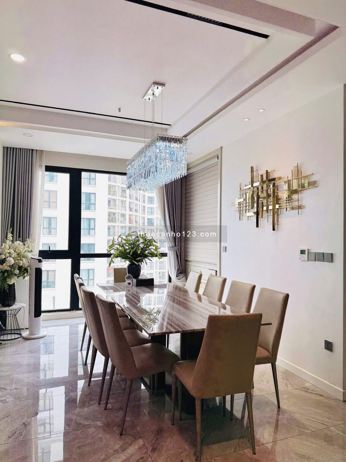 Cho thuê căn hộ 3pn - 4pn sáng Royal City 72A Nguyễn Trãi