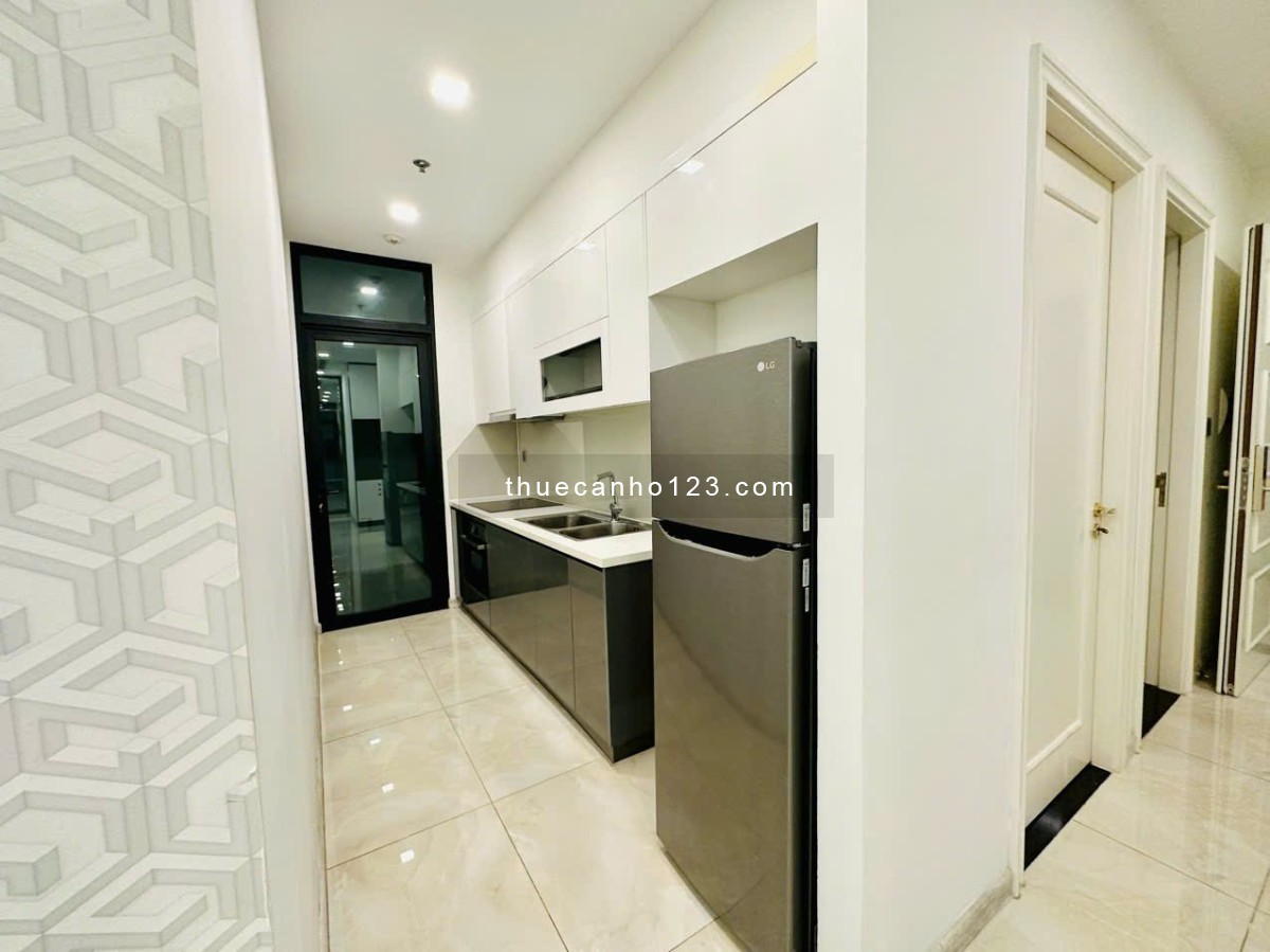 Cho thuê căn hộ 2PN, 2WC, 24 triệu, 70m2 tại Vinhomes Golden River Ba Son, Q1, HCM