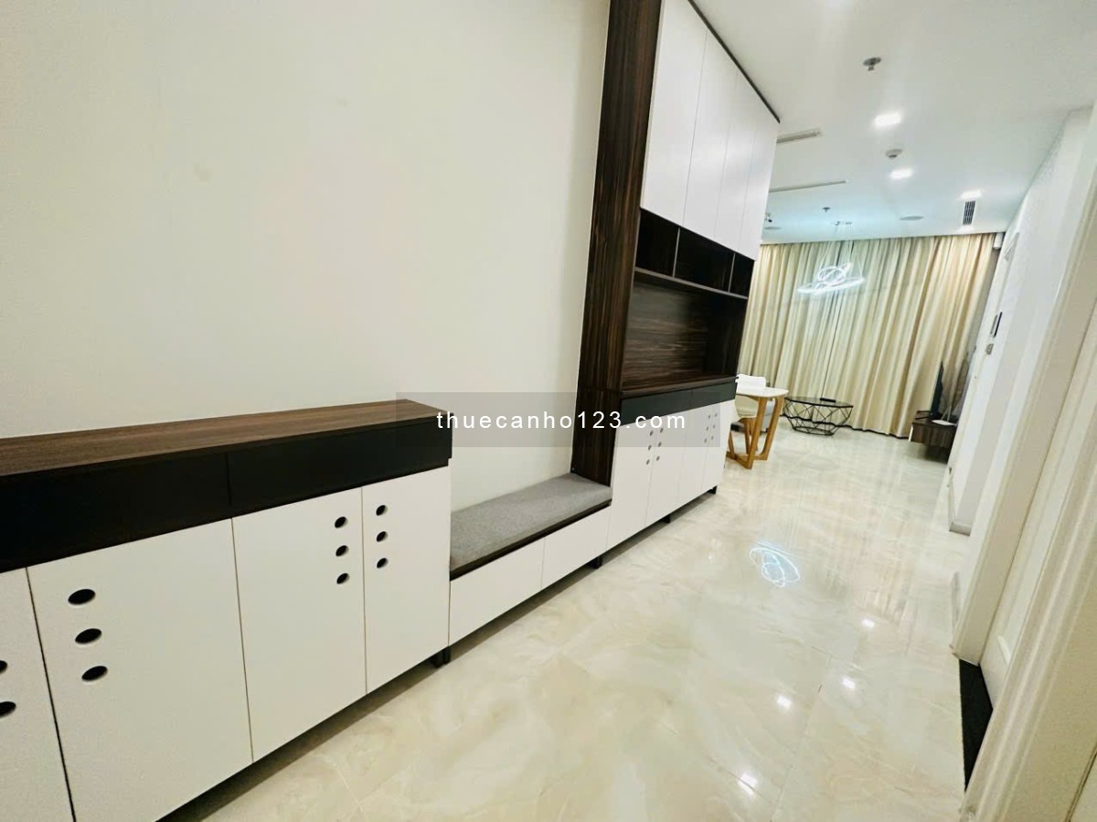 Cho thuê căn hộ 2PN, 2WC, 24 triệu, 70m2 tại Vinhomes Golden River Ba Son, Q1, HCM