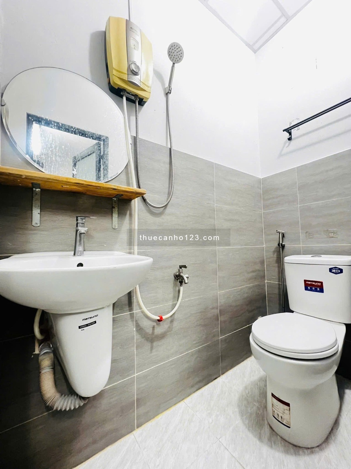 CHDV, Lê Hồng Phong, P12, Q10. 5tr/tháng, 25m2, có cửa sổ.